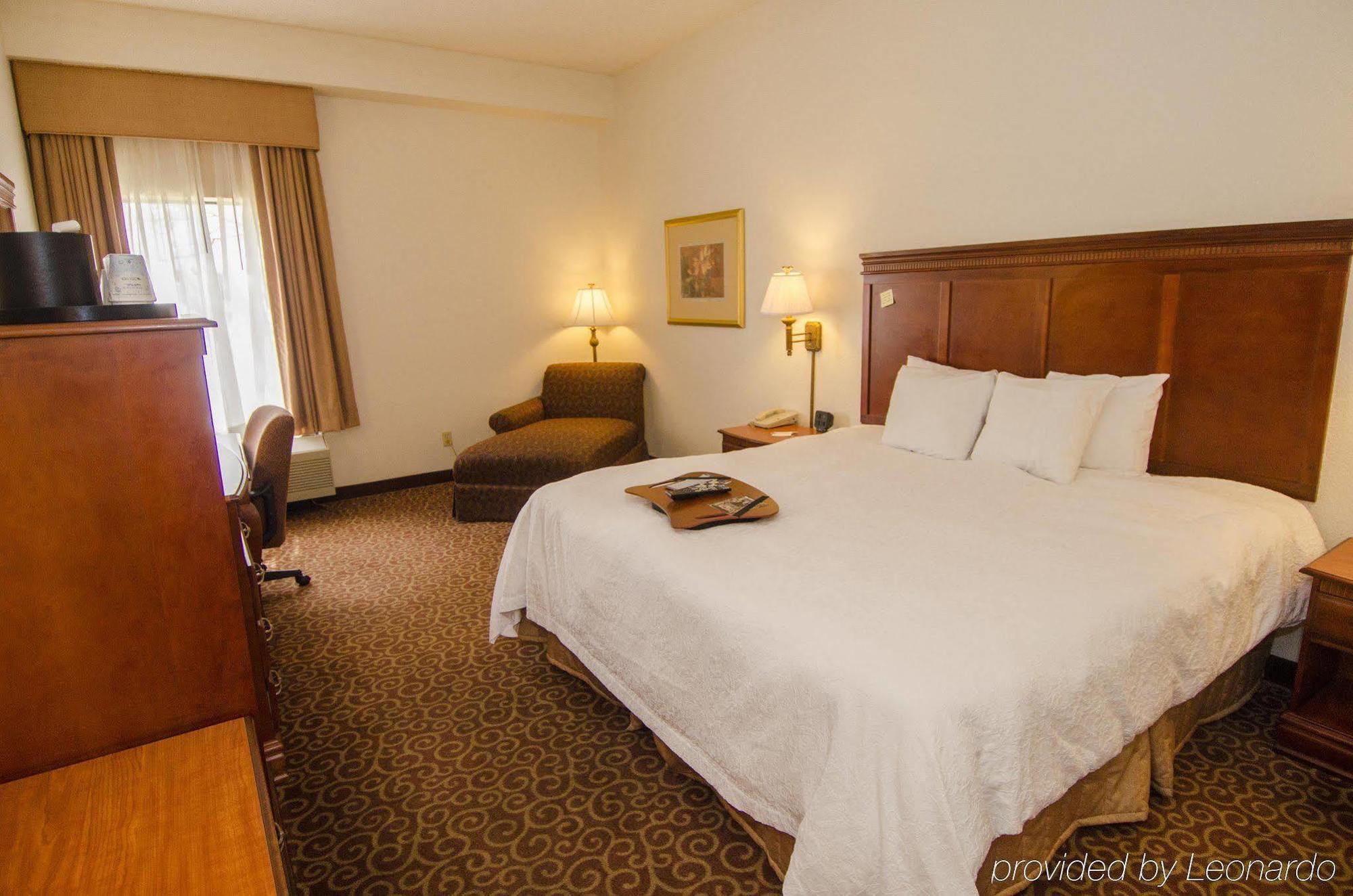 Hampton Inn Edmond Ngoại thất bức ảnh
